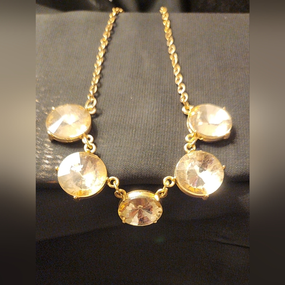 🔥PRICE DROP🔥 STUNNING VINTAGE CRYSTAL STATEMENT NECKLACE - Picture 3 of 9